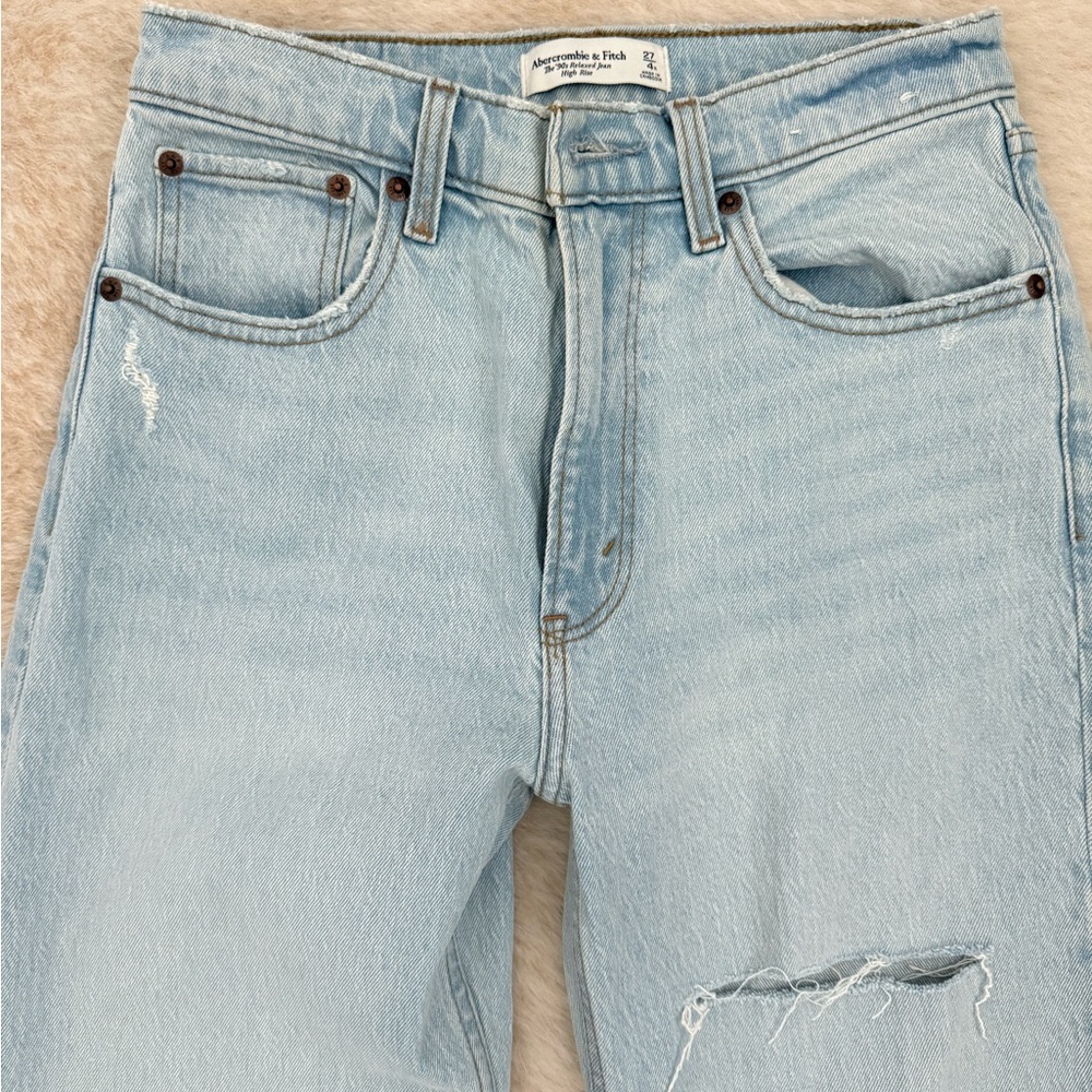 Abercrombie & Fitch Light Blue 90s Relaxed high rise jeans - Picture 7 of 10